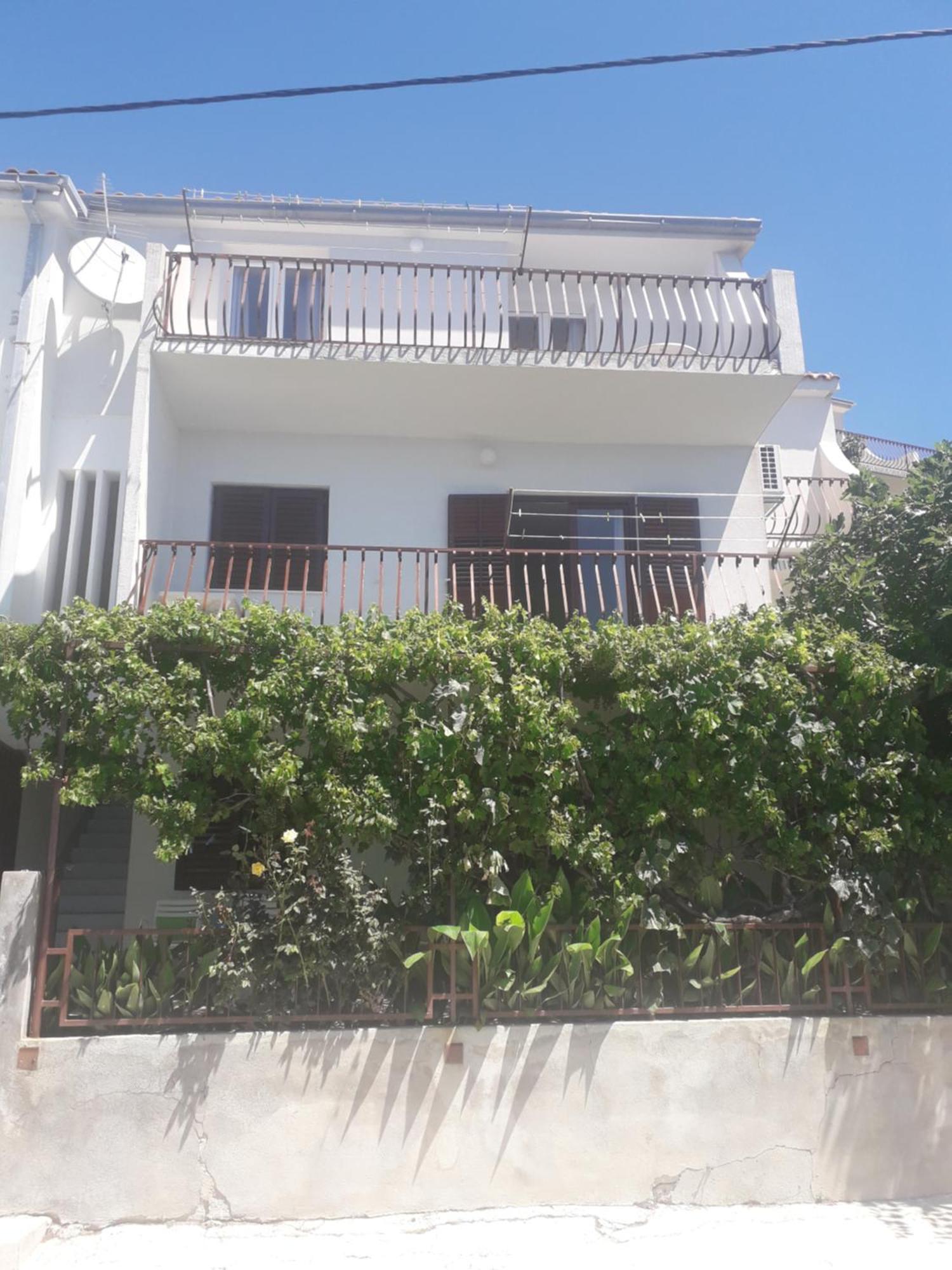 Apartmani Mara I Kata Omiš Exterior foto