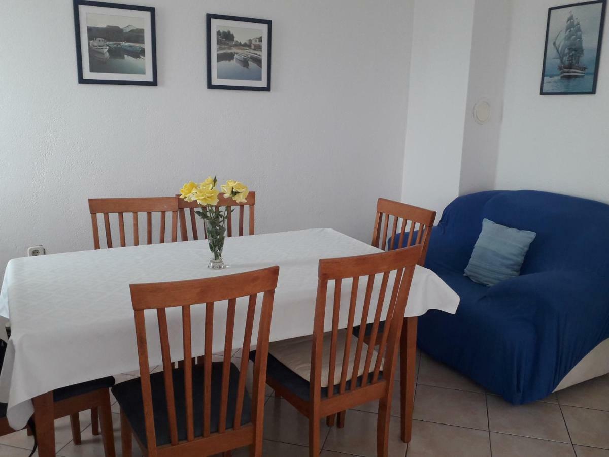 Apartmani Mara I Kata Omiš Exterior foto