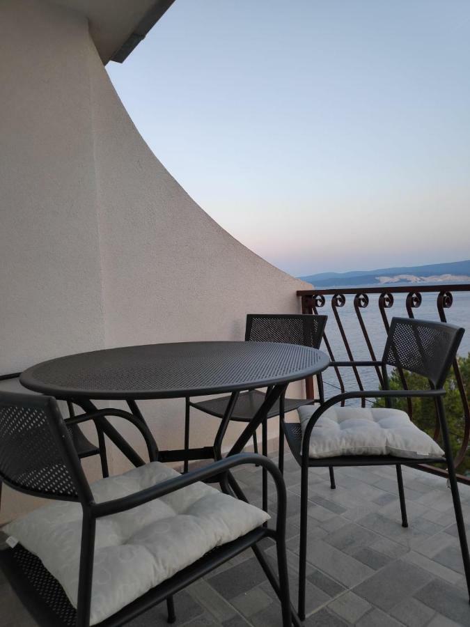 Apartmani Mara I Kata Omiš Exterior foto